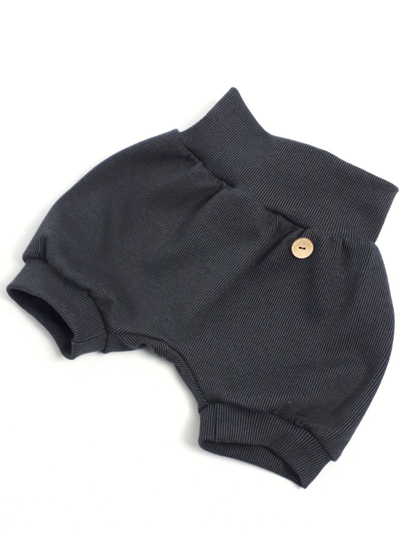 handgemachte Shorts für Kinder mit Kokosknopf
