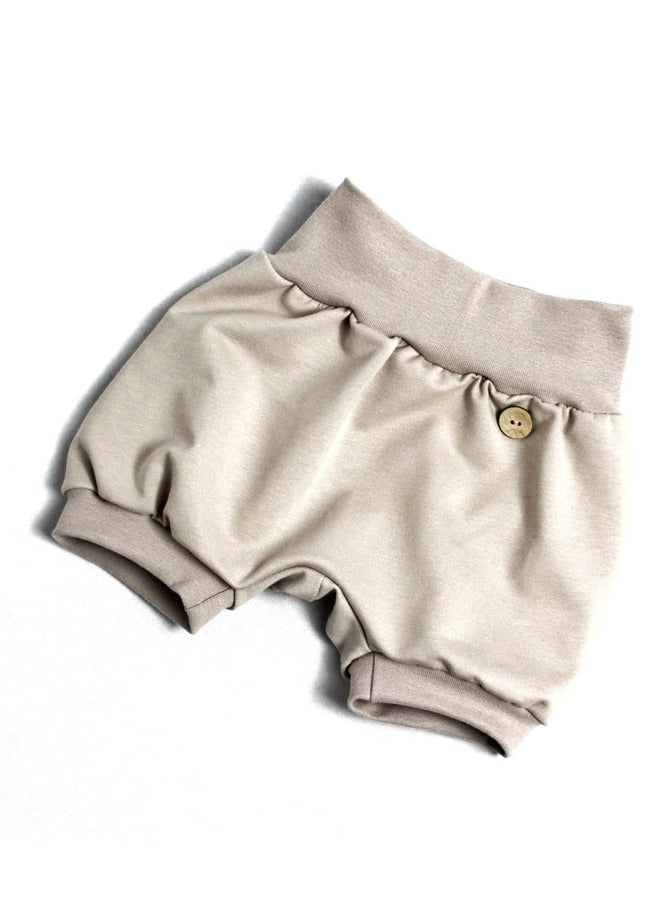 Kurze unifarbene Sommerhose aus Naturfasern